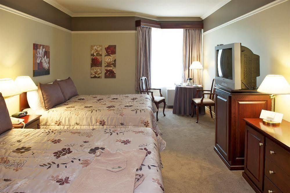 Auberge De La Montagne Coupee Saint Jean De Matha Eksteriør billede